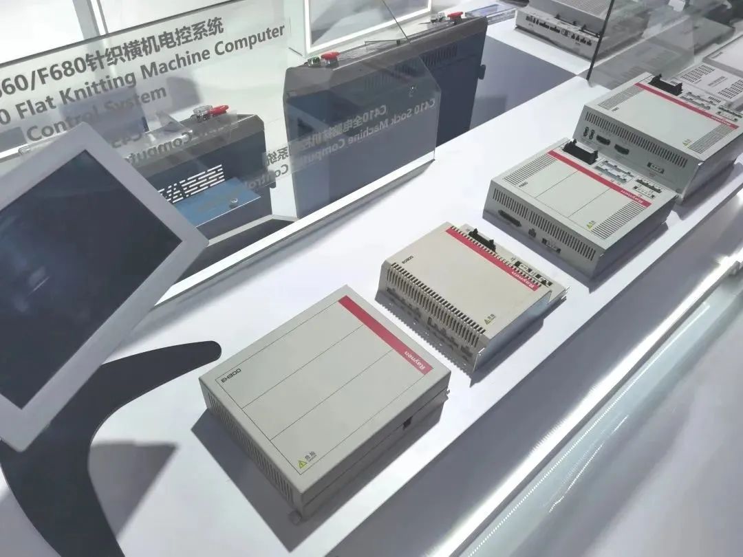 精彩回顧|彰顯創(chuàng)新發(fā)展力:睿能科技亮相上海紡機(jī)展(圖3) 精彩回顧|彰顯創(chuàng)新發(fā)展力:睿能科技亮相上海紡機(jī)展(圖3)